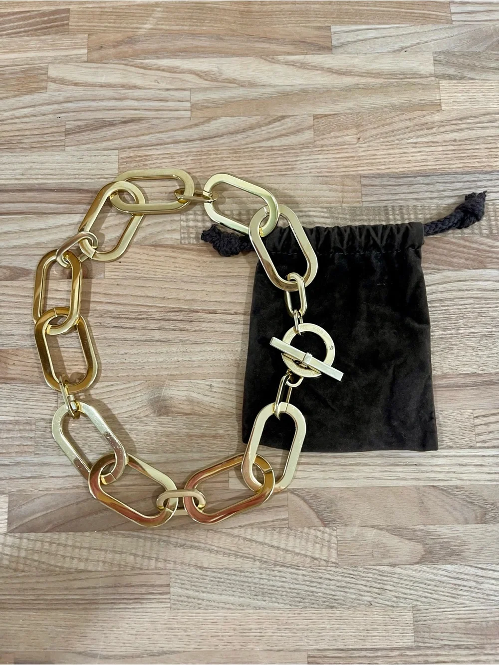 MICHAEL KORS CHUNKY PAPERCLIP LINK STATEMENT NECKLACE GOLD TONE 22” TOGGLE CLASP